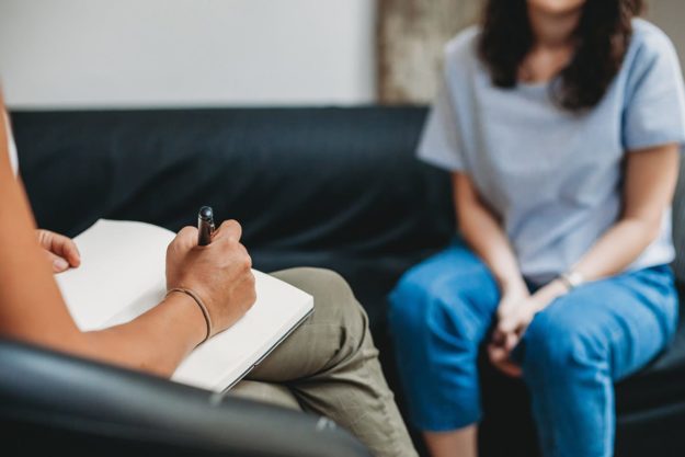 What is Cognitive Behavorial Therapy_ A patient in cognitive behavioral therapy