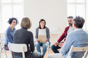 clients listening during group therapy at Drug Detox Center for South Carolina residents
